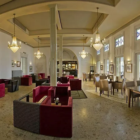 호텔 Parkhotel Valkenburg 4*